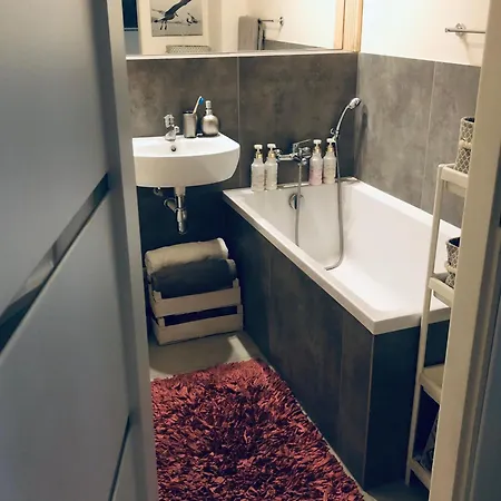 Artystyczne Mieszkanie Apartman